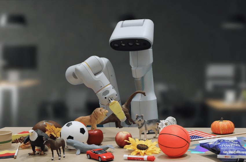 谷歌发布视觉语言动作模型 RT-2，可以让机器人学会扔垃圾