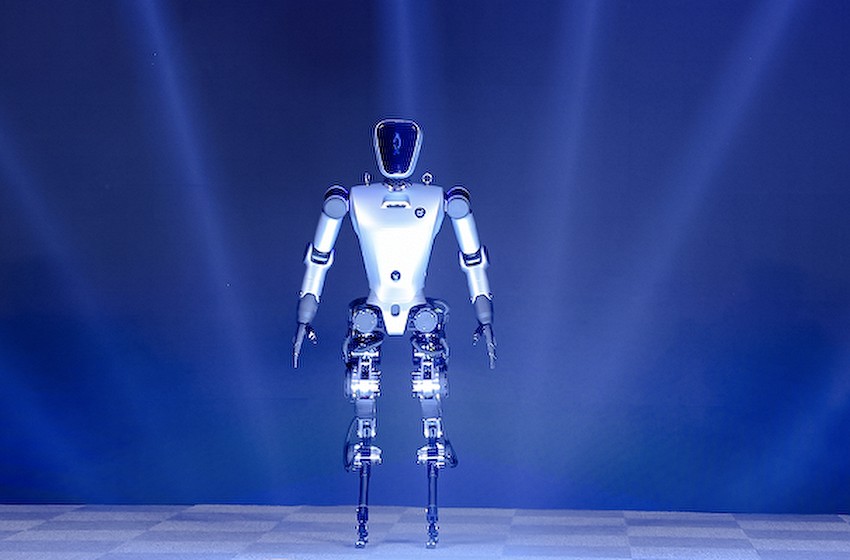 天才少年稚晖君也发布了实机，机器人突然就到处都是了！