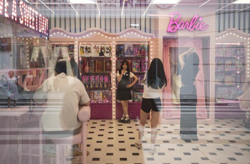 《芭比》热映，文三数字生活街区芭比甜甜屋成为新晋“打卡圣地”