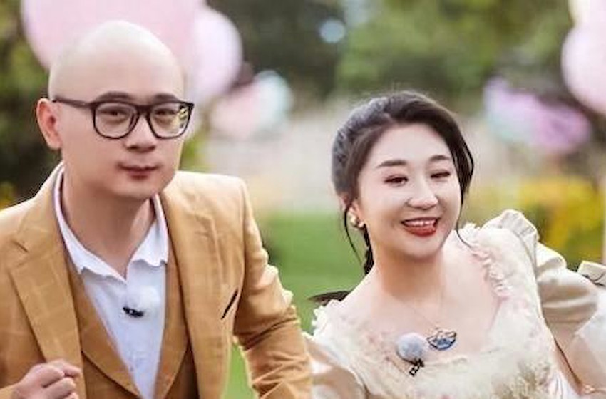 综艺《再见爱人》傅首尔与老刘自曝离过一次婚，网友质疑其是剧本